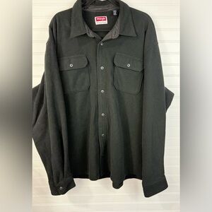 Wrangler men’s black fleece long sleeve button down shirt. Size 2XL
